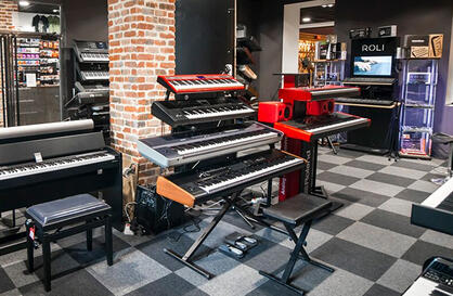 Star S Music Lyon Taylor Guitars