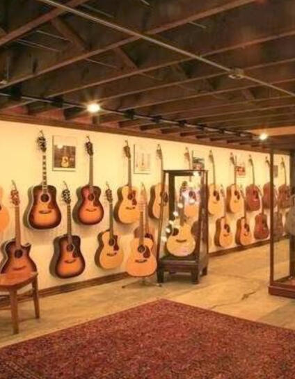 Eddie S Guitars Taylor Guitars Please contact tenants directly for their hours of operation. eddie s guitars taylor guitars