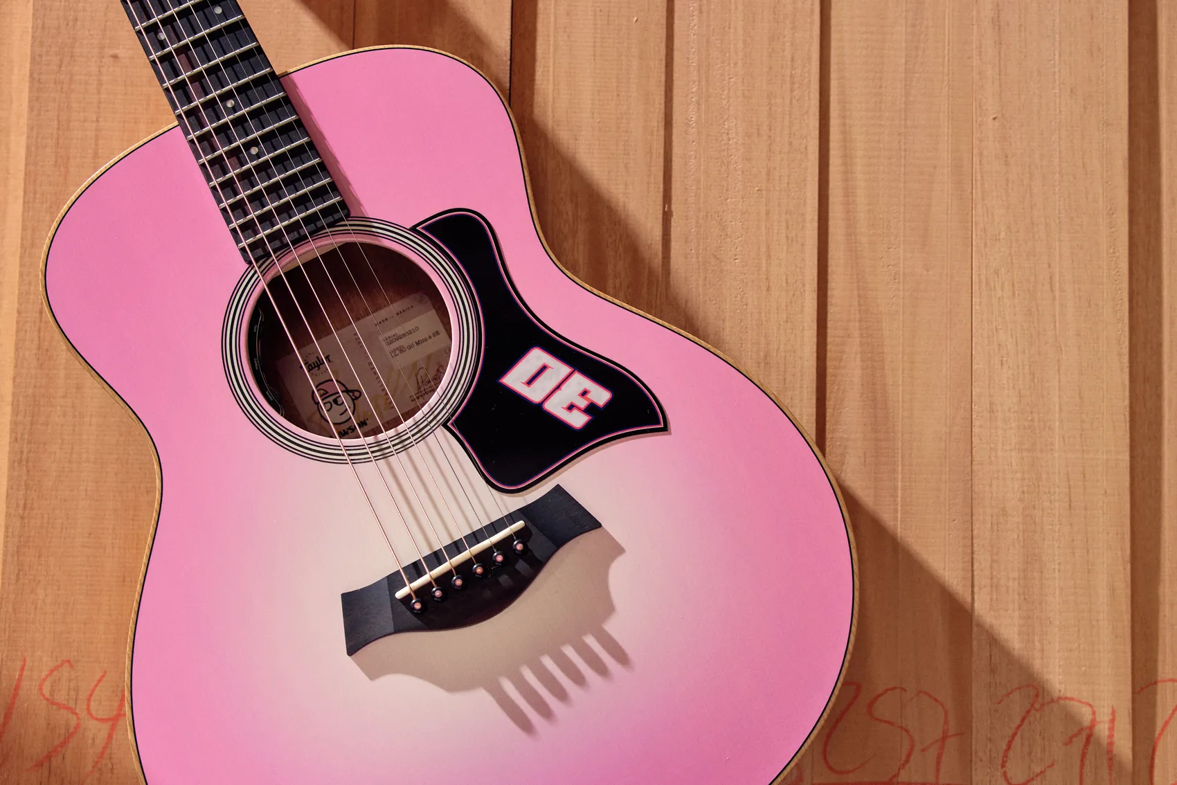 GS Mini Liam Lawson display image of guitar