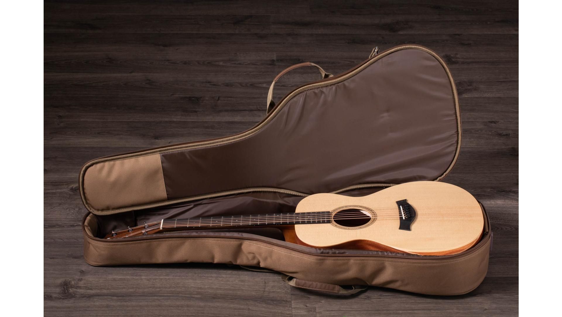 Taylor Academy 20e Walnut Acoustic Guitar with Gig Bag