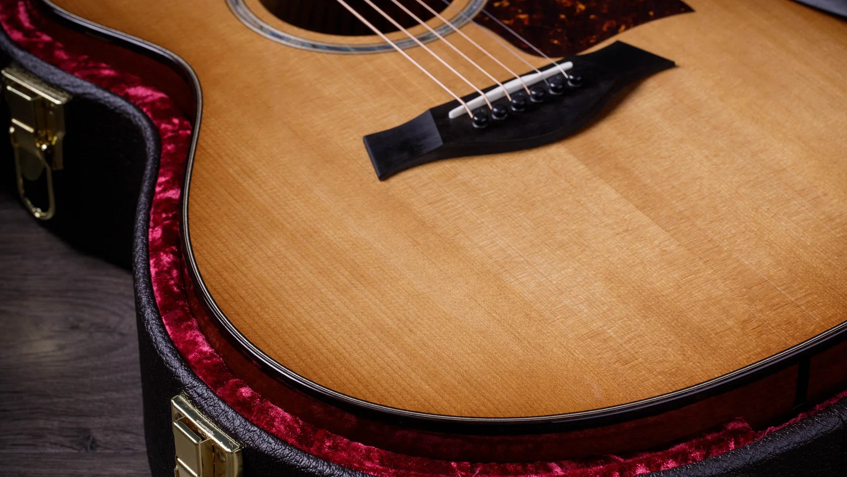 512ce Red Ironbark Acoustic-Electric Guitar | Taylor Guitars