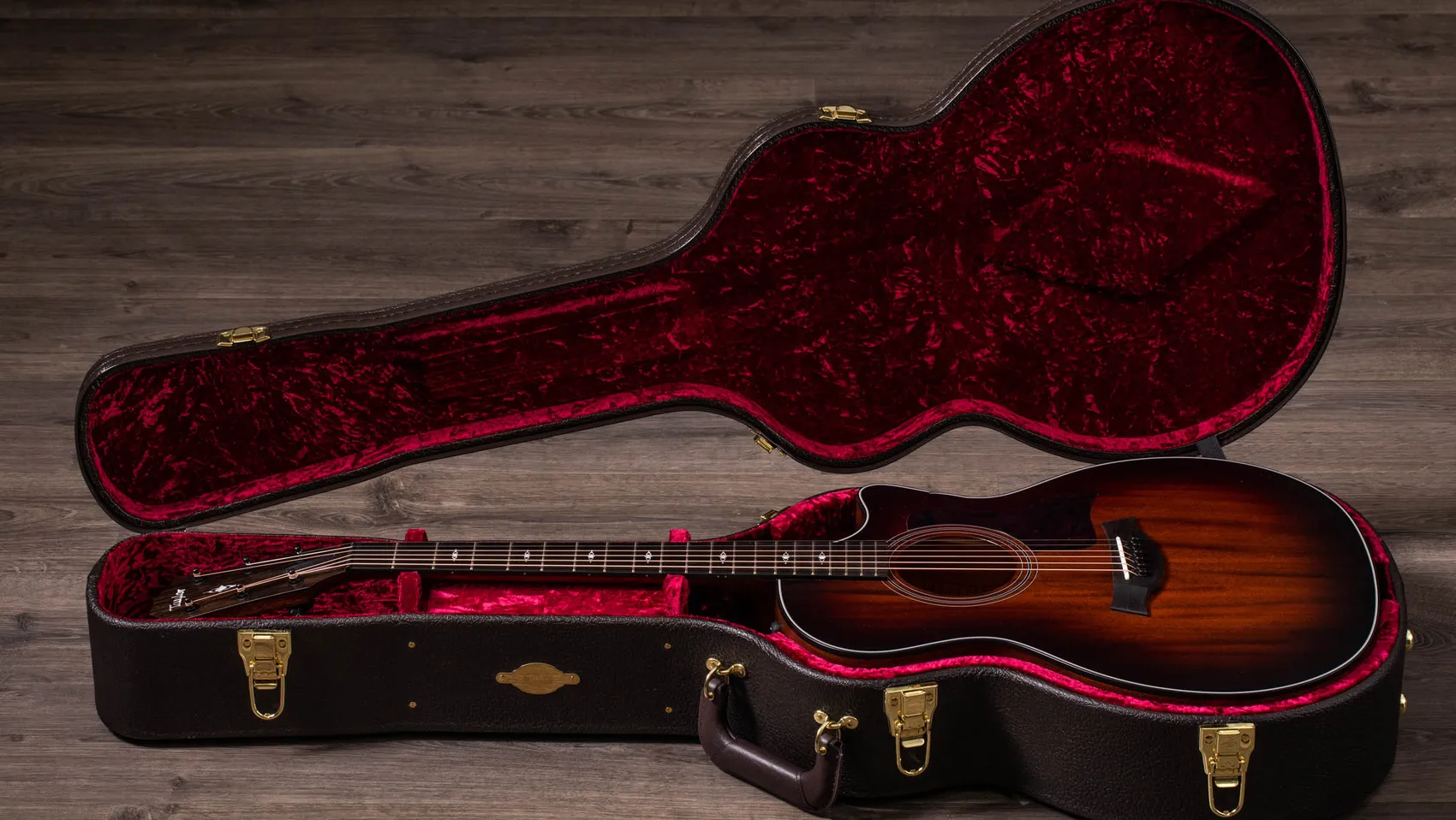 324ce (2018) Mahogany Acoustic-Electric Guitar (Out of Production