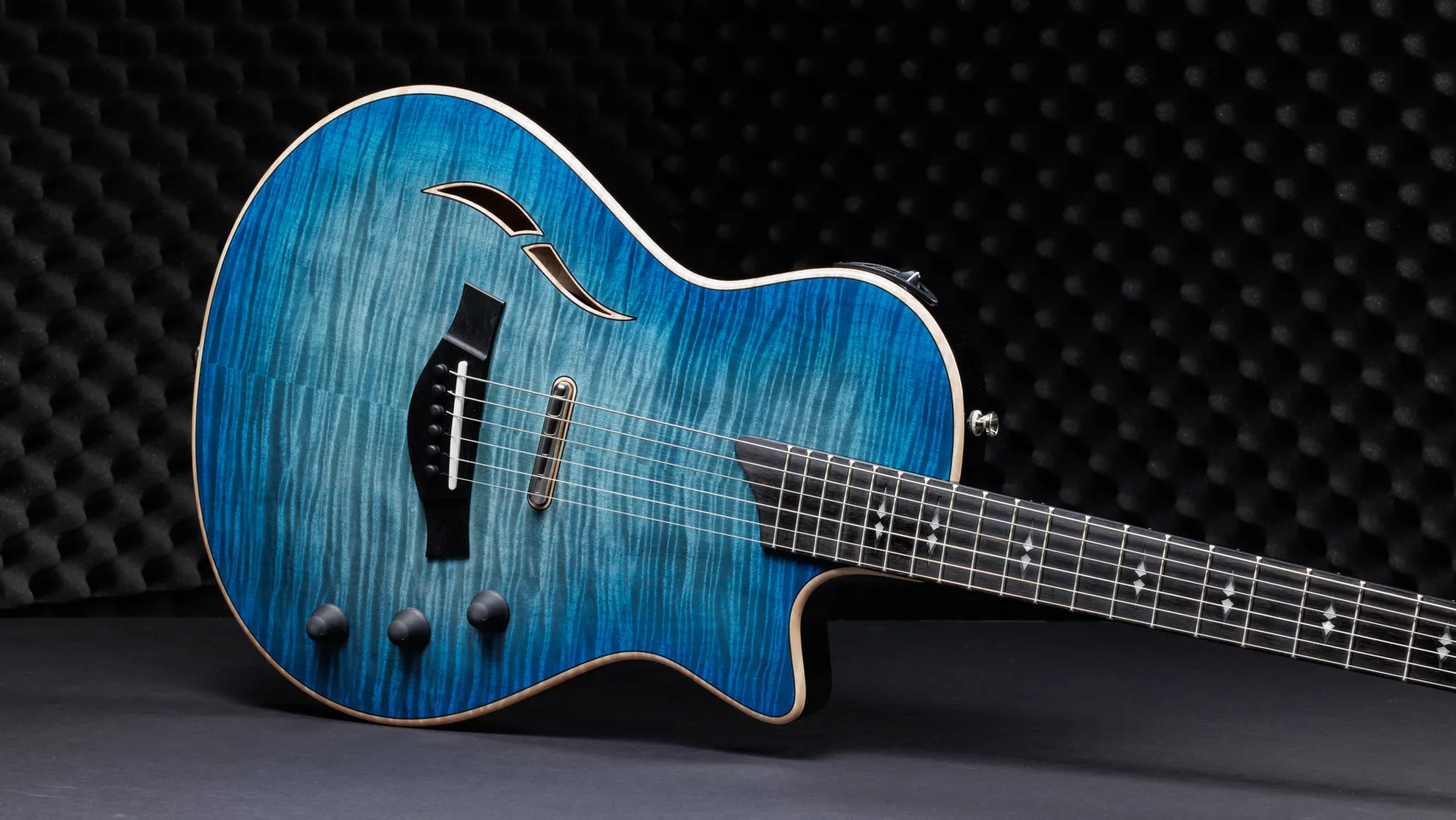 Taylor エレアコ T5 Pro TB T5z Pro, Harbor Blue Shamel Ash Acoustic Guitar | Taylor Guitars