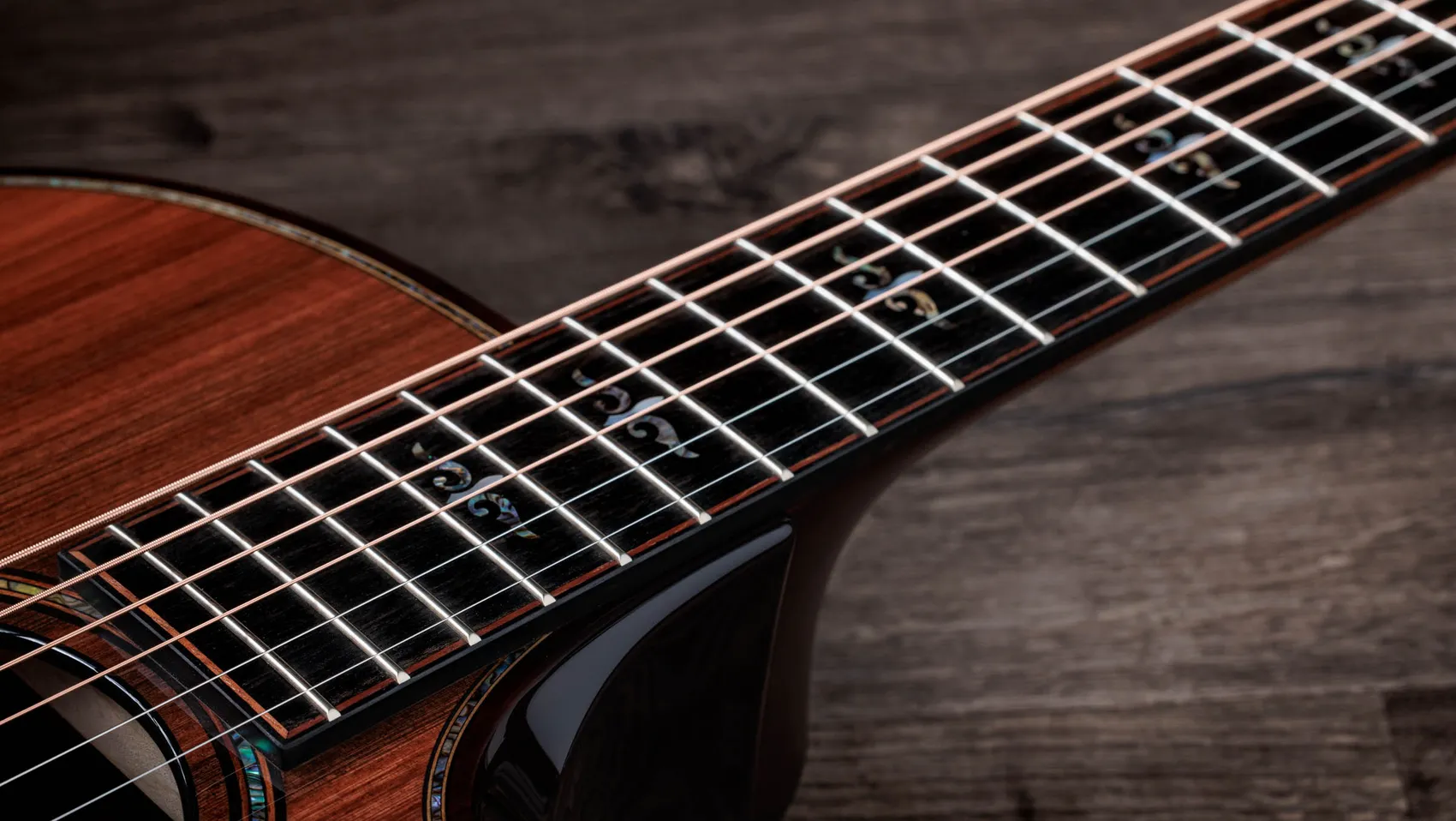 Builder's Edition 914ce Honduran Rosewood Acoustic-Electric Guitar