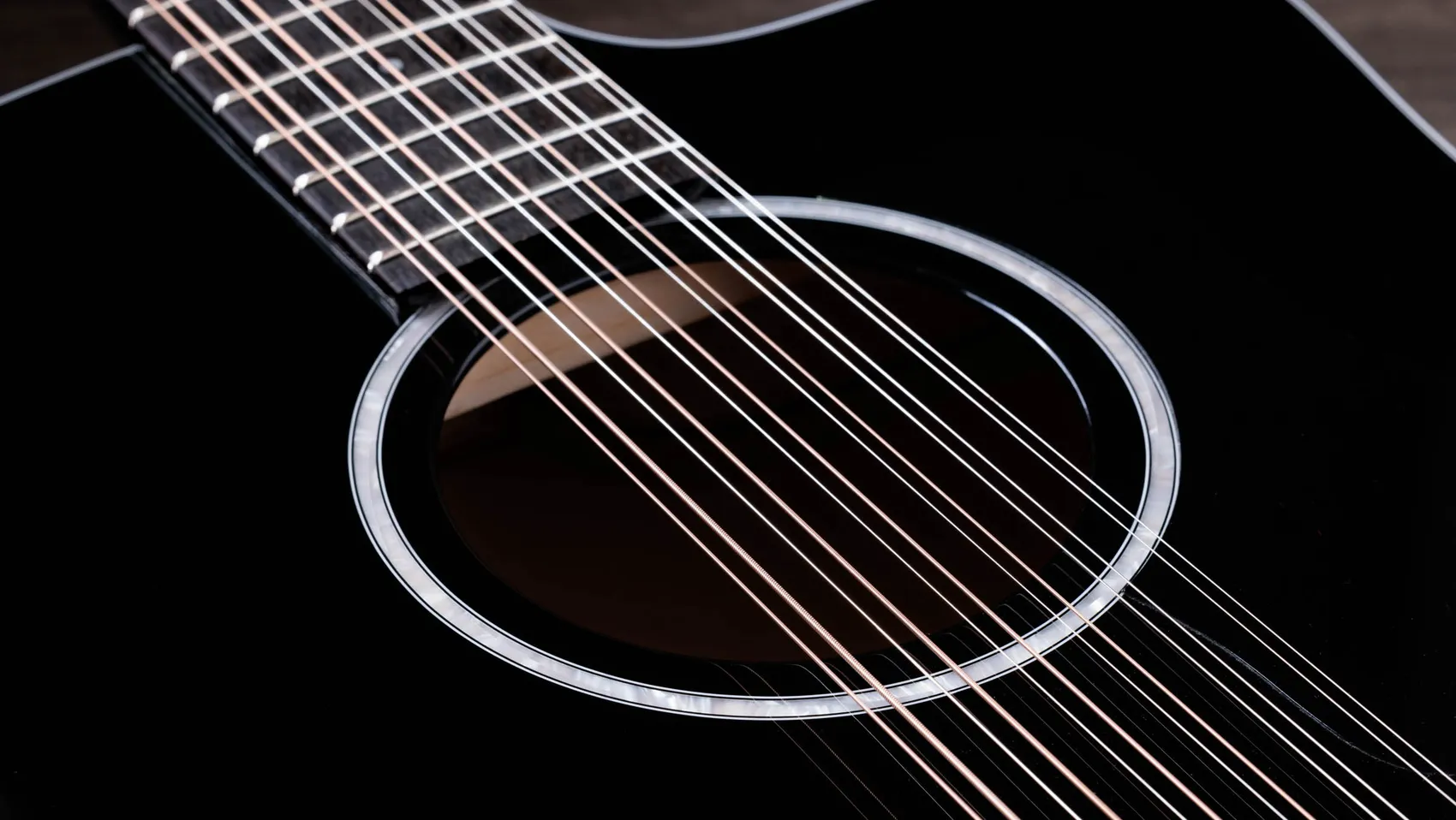 250ce-BLK Plus Big Leaf Maple Acoustic-Electric Guitar | Taylor