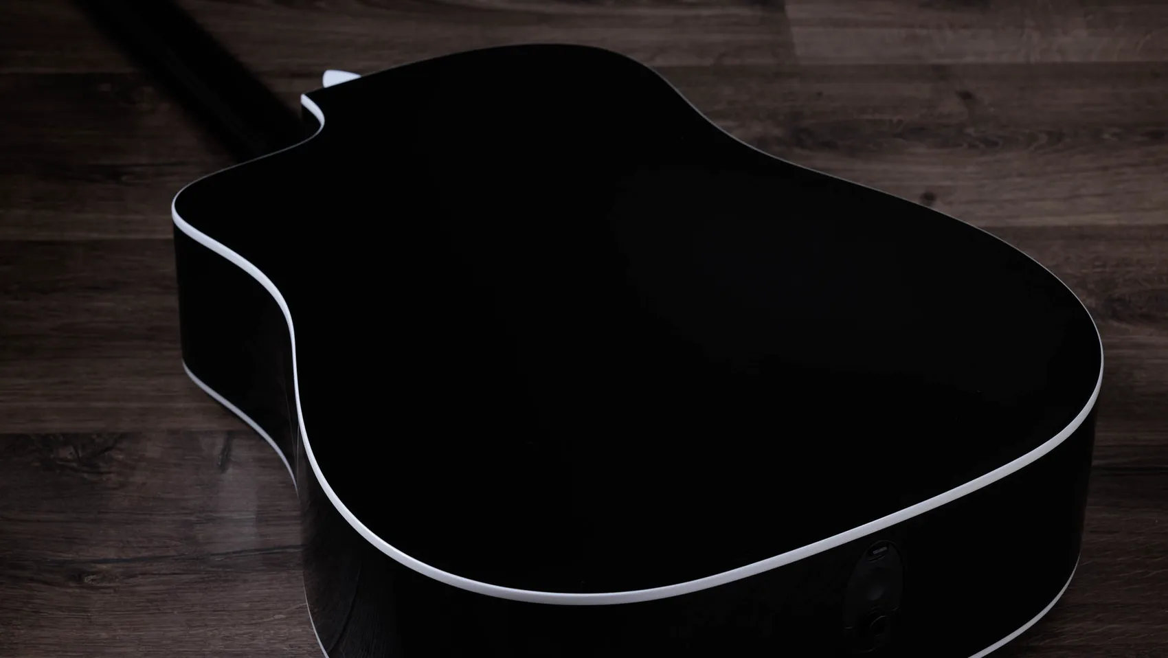 250ce-BLK Plus Big Leaf Maple Acoustic-Electric Guitar | Taylor