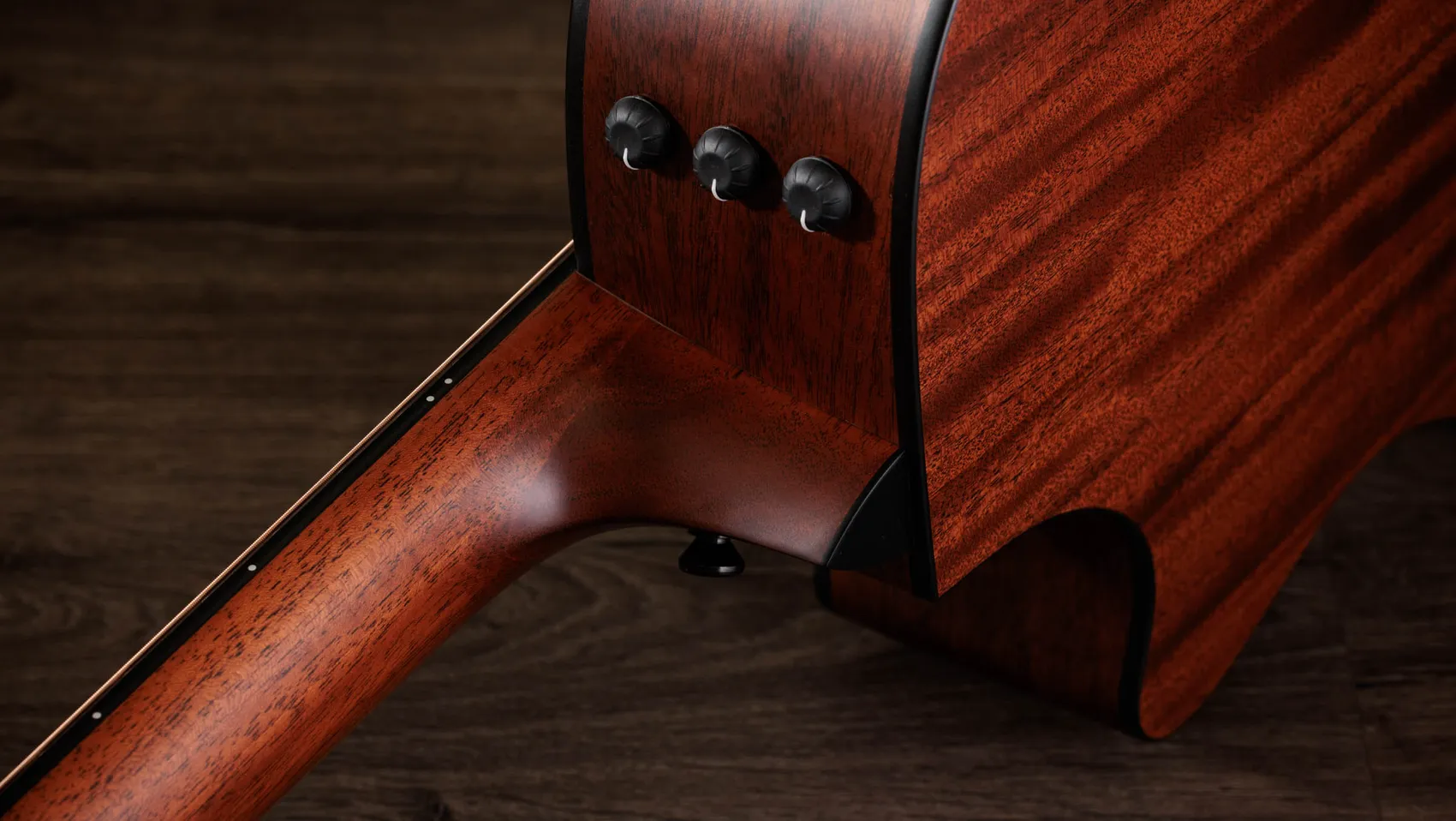 322ce Mahogany Acoustic-Electric Guitar | Taylor Guitars