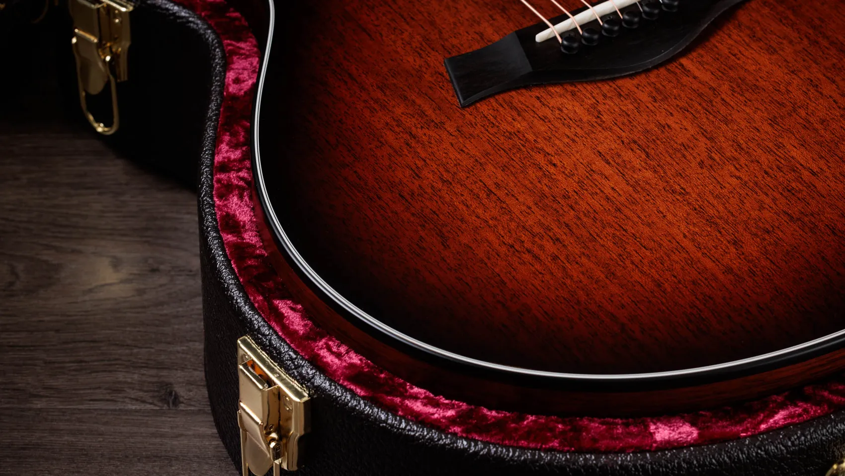 322ce Tropical Mahogany Acoustic-Electric Guitar | Taylor Guitars