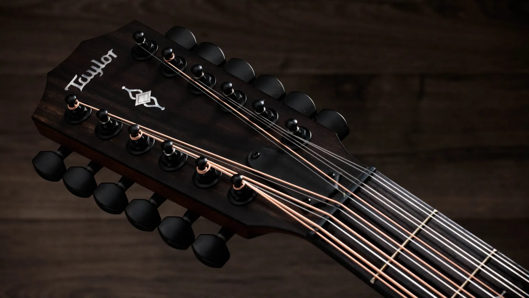 362ce Tropical Mahogany Acoustic-Electric Guitar | Taylor Guitars
