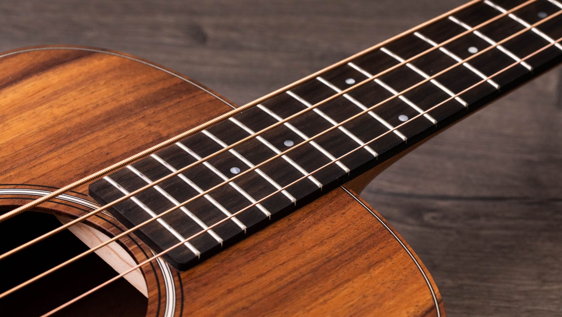 GS Mini-e Bass Layered Sapele Acoustic-Electric Guitar