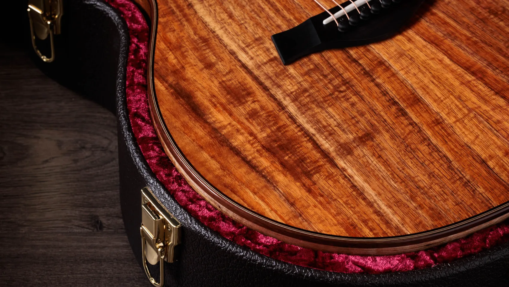 724ce Hawaiian Koa Acoustic-Electric Guitar | Taylor Guitars