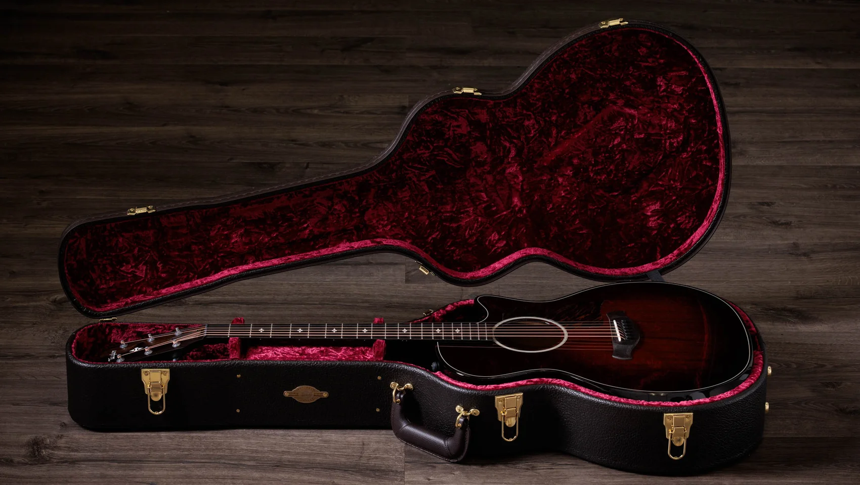 ギター Taylor 524ce V-class Taylor 524ce V-Class - Shaded Edgeburst, Mahogany Back and Sides