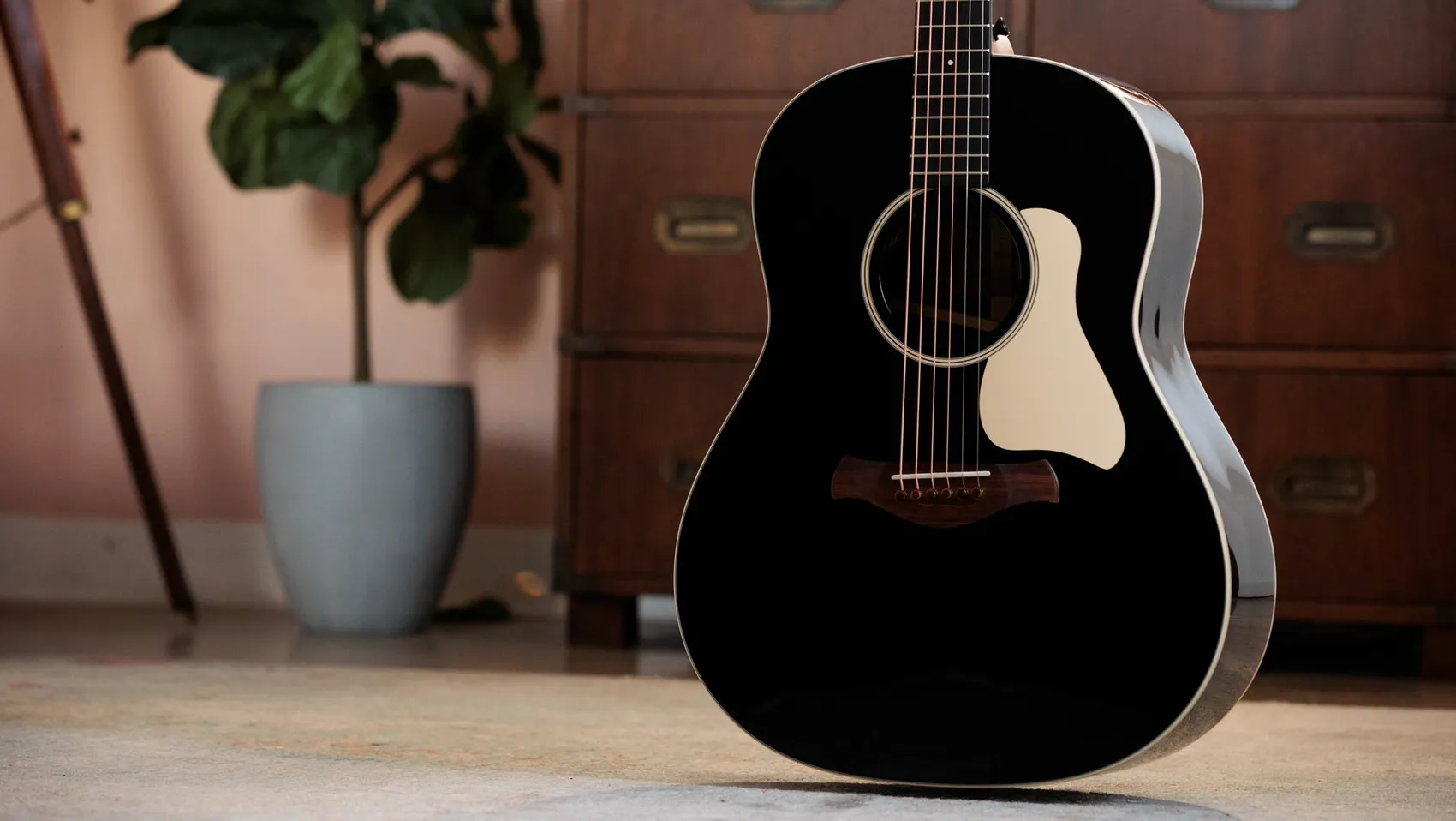 Gold Label 717e Blacktop Indian Rosewood Acoustic-Electric Guitar