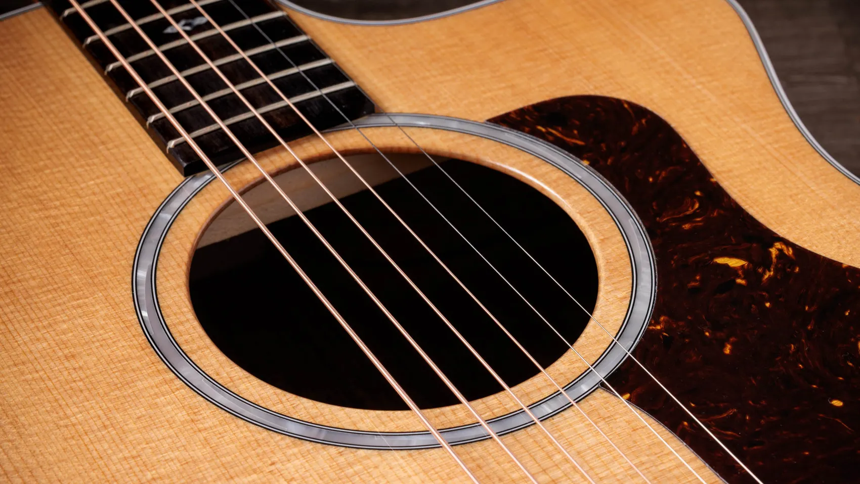 Taylor-Sunset-Blvd-214ce-DLX-