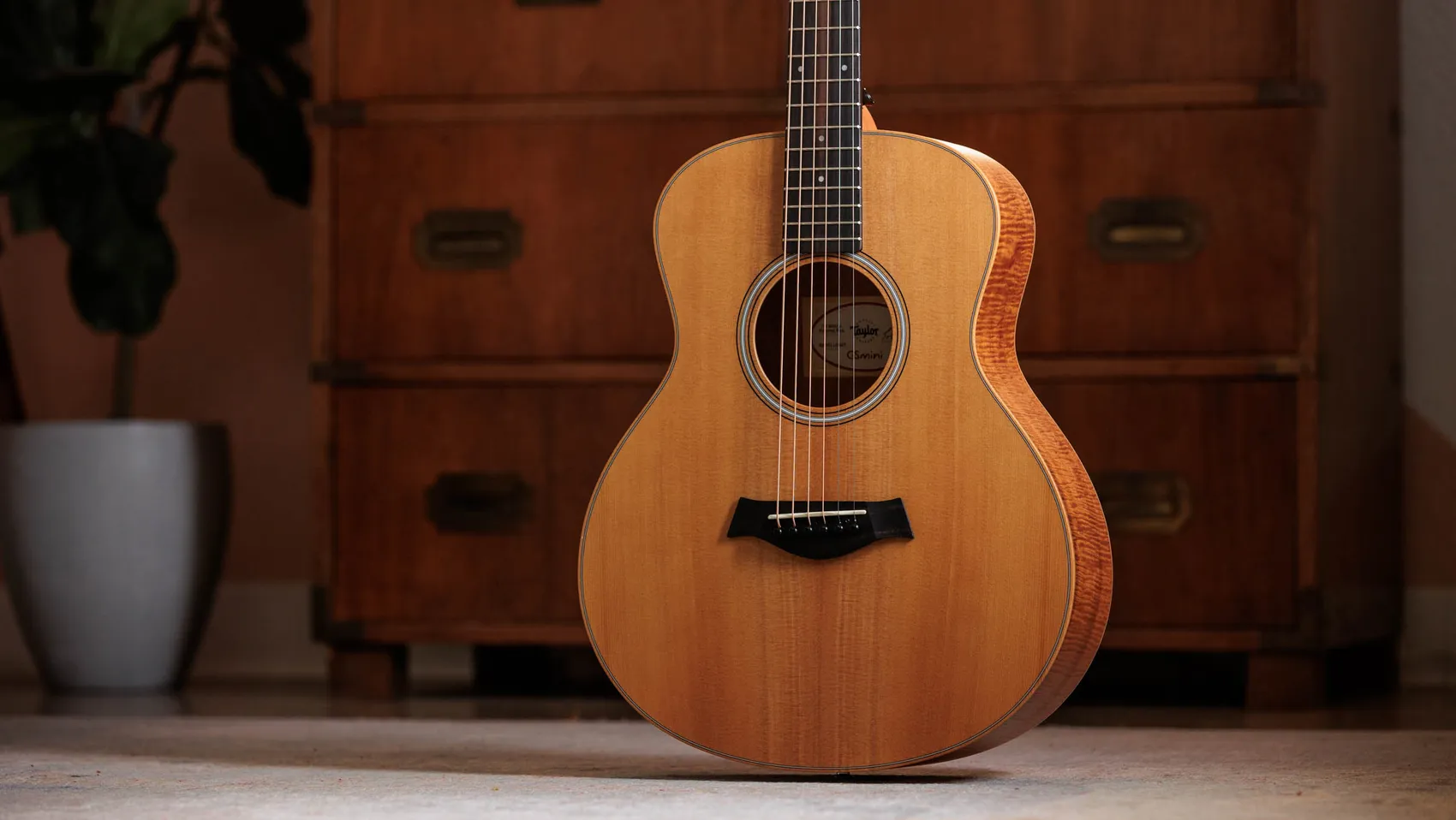 GS Mini-e LTD Figured Koa Layered Koa Acoustic-Electric Guitar