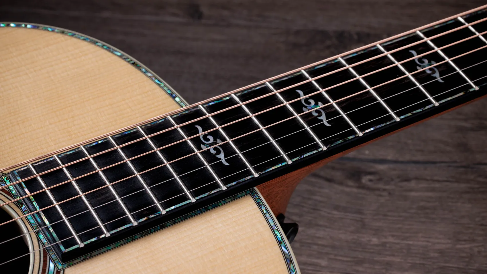 Gold Label 917e Honduran Rosewood Acoustic-Electric Guitar