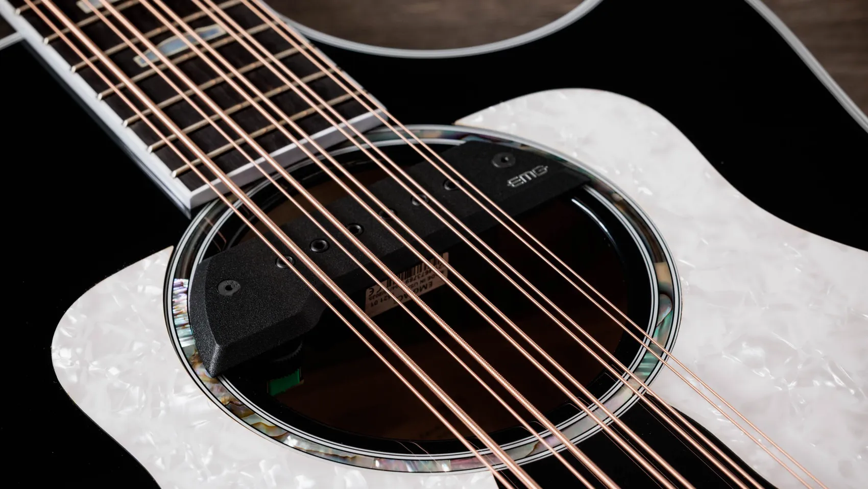 657ce Bajo Quinto Big Leaf Maple Acoustic-Electric Guitar | Taylor