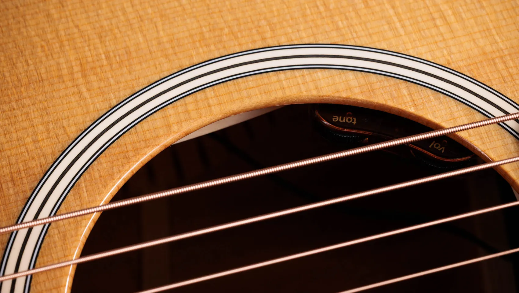 Gold Label 512e Tropical Mahogany Acoustic-Electric Guitar