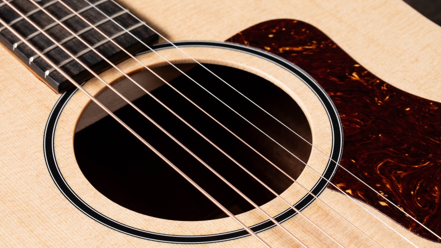 Big Baby Taylor (BBT) Layered Walnut Acoustic Guitar