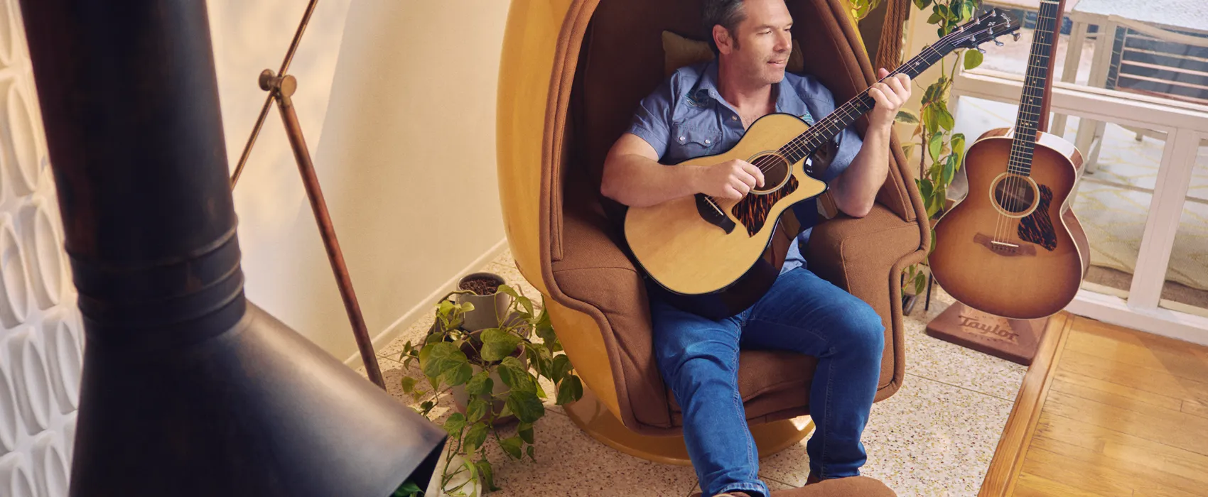 taylor-guitars-builders-edition-hero-image-desktop