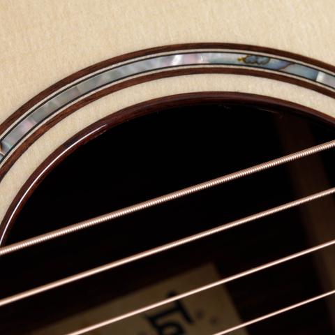 早いもの勝ちです　テイラー110 高感度マイク内蔵　エレアコ　新ハードケース アコースティックギター | Taylor Guitars