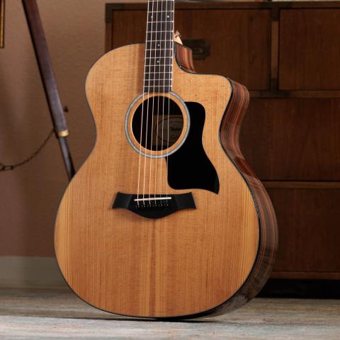 アコースティックギター200シリーズ | Taylor Guitars