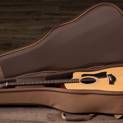 100 Series Acoustic Guitars | Taylor Guitars