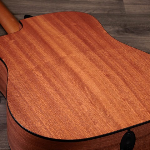 100 Series Acoustic Guitars | Taylor Guitars