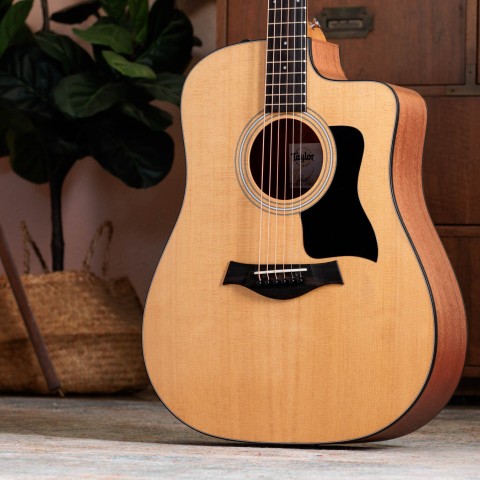 100 Series Acoustic Guitars | Taylor Guitars