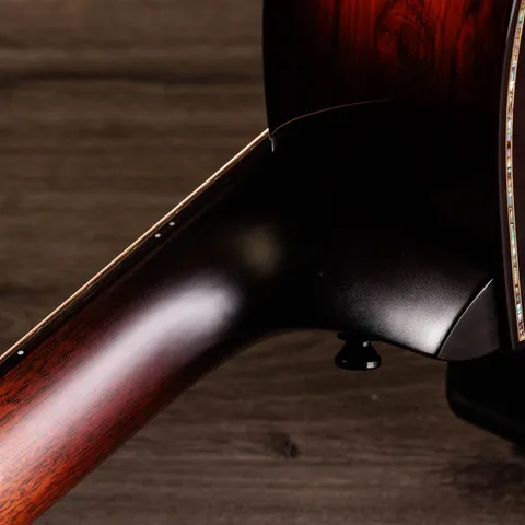 900 Series Acoustic Guitars | Taylor Guitars