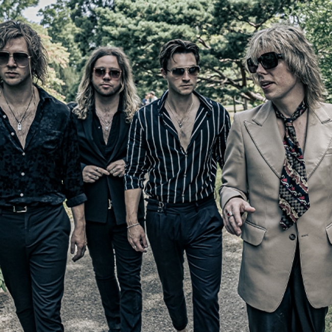 The Struts Thumb