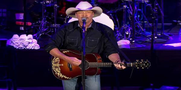 Alan Jackson  Taylor Guitars