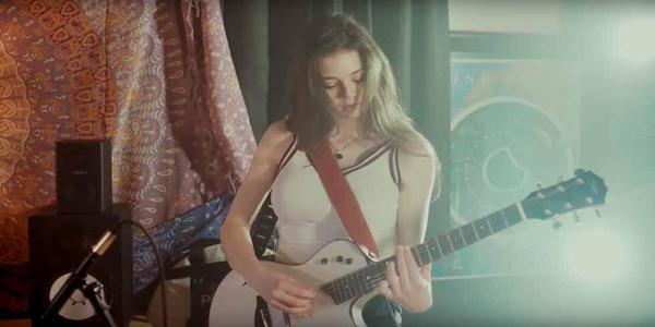Taylorguitars_EliseTrouw_Mashup