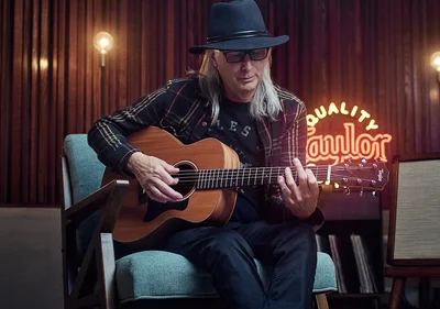 Decorative image to browse all guitars